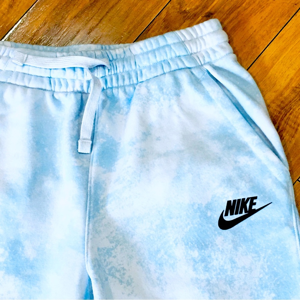 Nike cotton blue tie dye swoosh logo basketball style shorts boy XL spor…